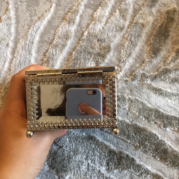 Cynthia Rowley jewelry box - Picture 5 of 8